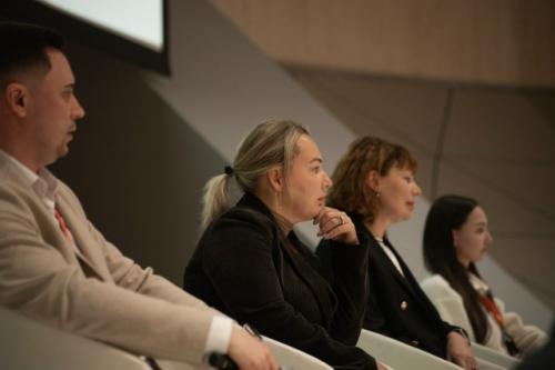 Наша команда растёт - и поэтому растёт Fitness Plaza и 7 FIT. 02 Наша команда растёт - и поэтому растёт Fitness Plaza и 7 FIT. 02