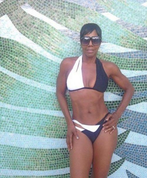 Пенсионерка с телом девушки заработала состояние на фитнес - тренировках. 04