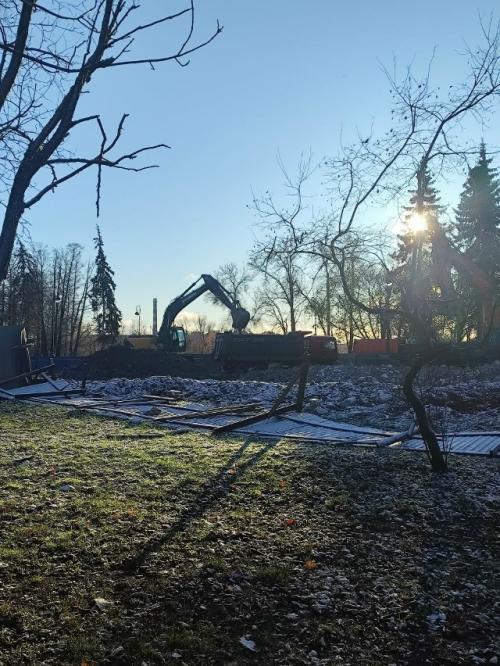 Многие горожане волнуются: что же теперь построят на месте снесенного недавно Спорт Паласа в приморском парке победы. 04 Многие горожане волнуются: что же теперь построят на месте снесенного недавно Спорт Паласа в приморском парке победы. 04