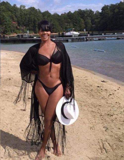 Пенсионерка с телом девушки заработала состояние на фитнес - тренировках. 02