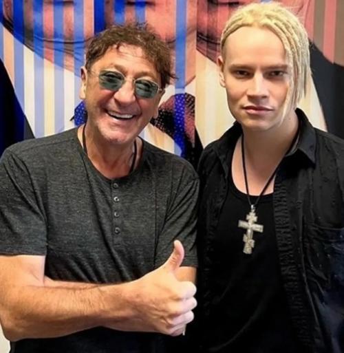 Ни одна девушка отныне не сможет занять мое сердце! 01