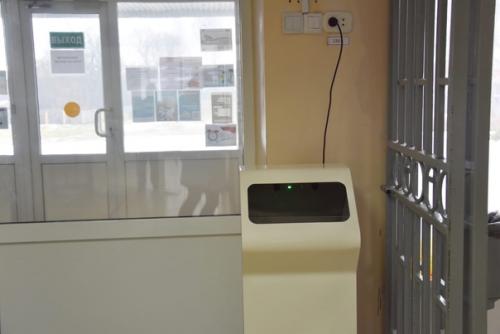 Дезинфекция, термометрия и обработка рук антисептиками сейчас для всех уже вполне привычная картина и обязательное требование времени. 02