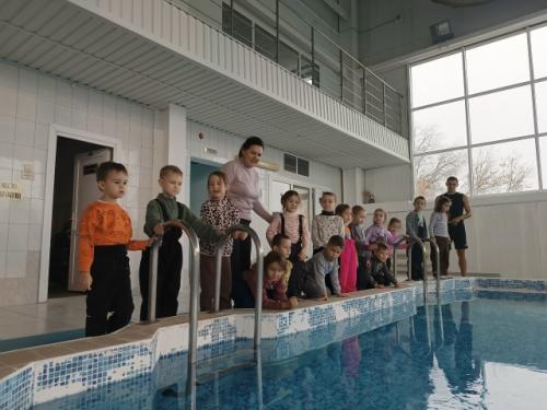 18 ноября 2025 года воспитанники детского сада Колосок посетили физкультурно - спортивный комплекс илем. 02