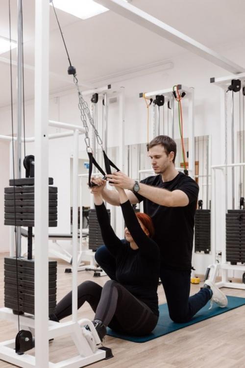 К нашему всегда улыбающемуся Владу на реабилитацию три месяца ходил пациент - мужчина 40 лет. 03