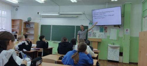 11 декабря в рамках фестиваля открытых уроков гостям школы было представлено 5 открытых уроков: в. 06