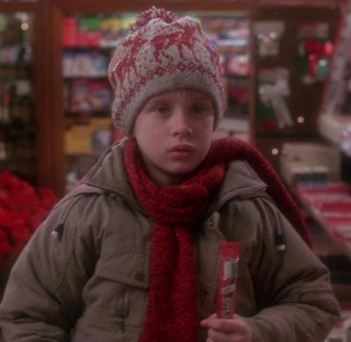 Скоро Кевин один дома останется. 01