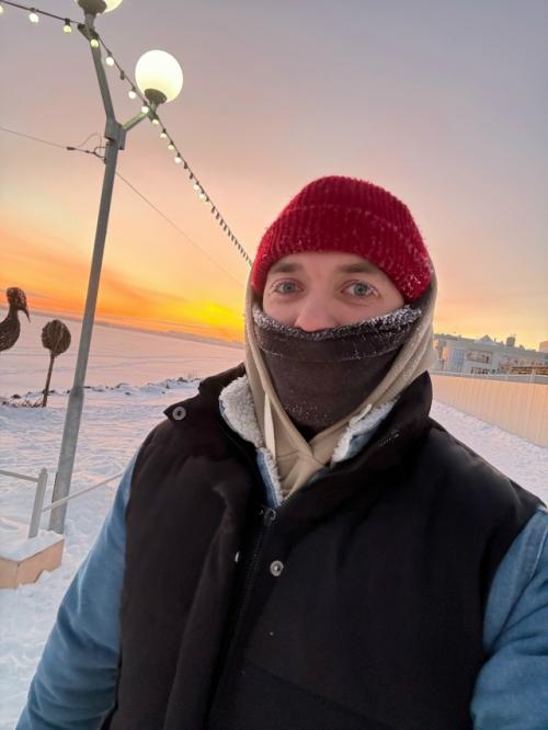 В предновогодней суете не забывай про себя. 

