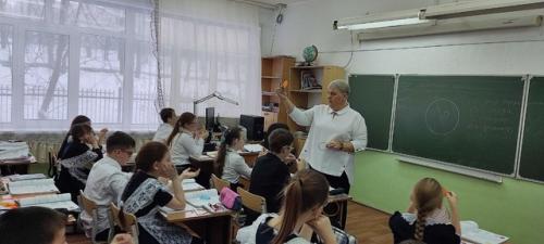 11 декабря в рамках фестиваля открытых уроков гостям школы было представлено 5 открытых уроков: в. 01