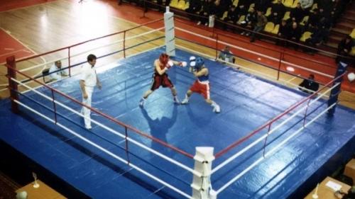 Россиянин после тренировки на ринге в фитнес-клубе умер. 01