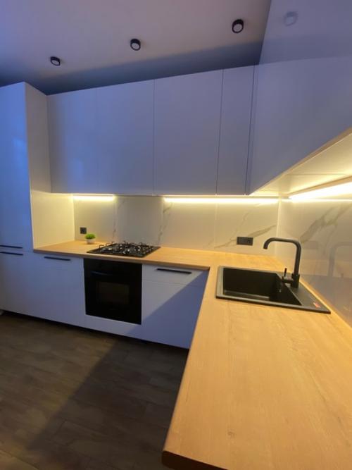 Мы представляем вашему вниманию уютную, светлую 2-комнатную квартиру с поквартирным отоплением в coвpeмeннoм микрорaйoне Фeстивальный. 04