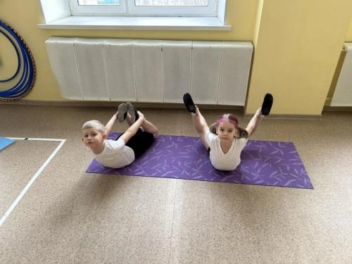 Фитнес для детей - это увлекательный способ поддерживать здоровье и развивать физическую активность. 09