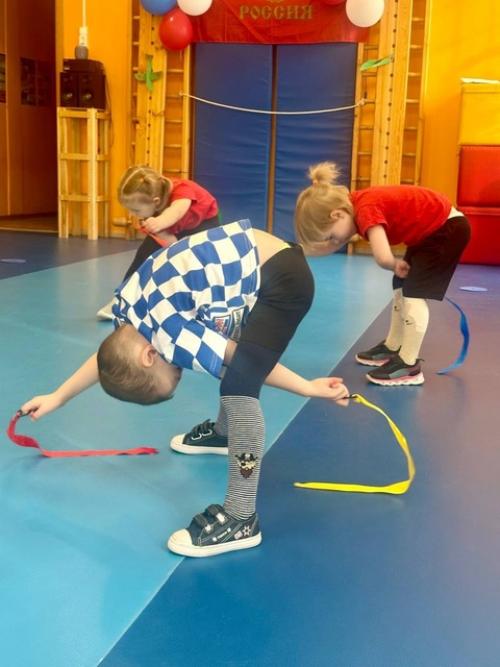 Занятия по фитнесу у детей младшего возраста. 09