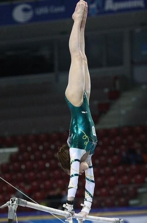 Всем привет. Меня зовут Ткаченко Анастасия Александровна и я - тренер по черлидингу, художественной гимнастике и фитнесу для взрослых. 02