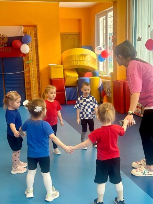 Занятия по фитнесу у детей младшего возраста. 01