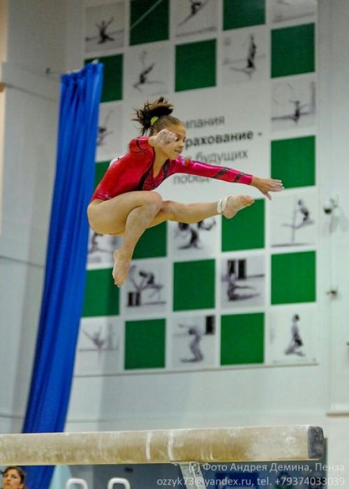 Всем привет. Меня зовут Ткаченко Анастасия Александровна и я - тренер по черлидингу, художественной гимнастике и фитнесу для взрослых. 03