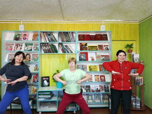 На улице весна, отличное настроение, а впереди еще наш праздник! 01