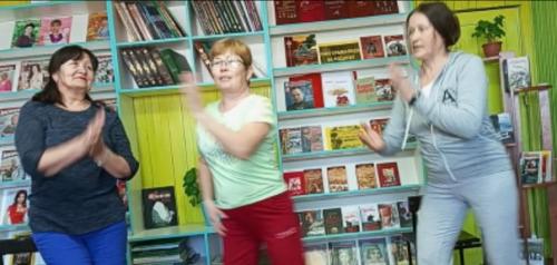 На улице весна, отличное настроение, а впереди еще наш праздник! 05