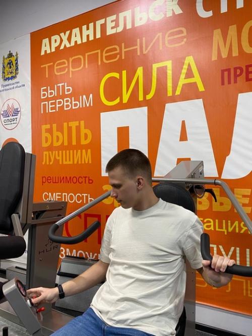 Спортфаклучший сафу. 19 марта студенты 4 курса группы 141106 в качестве практических занятий посетили фитнес-клуб Палестра. 03