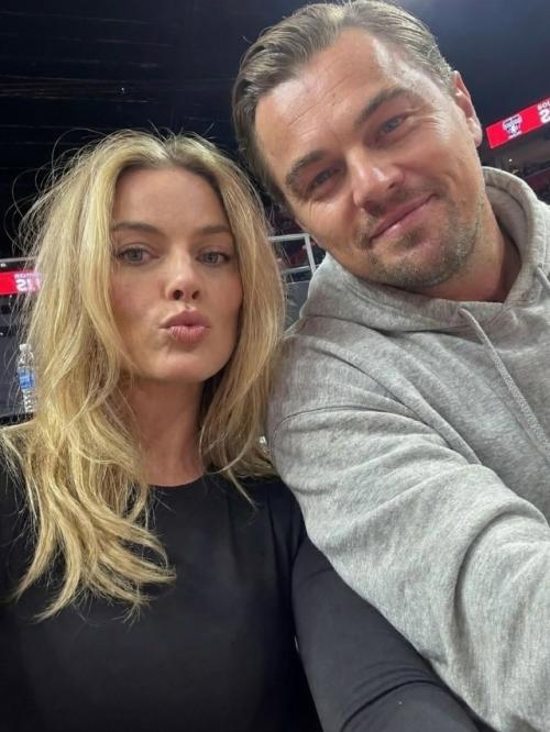 12 лет назад на съёмках волк с уолл - стрит познакомились Леонардо ди каприо и Марго Робби.
