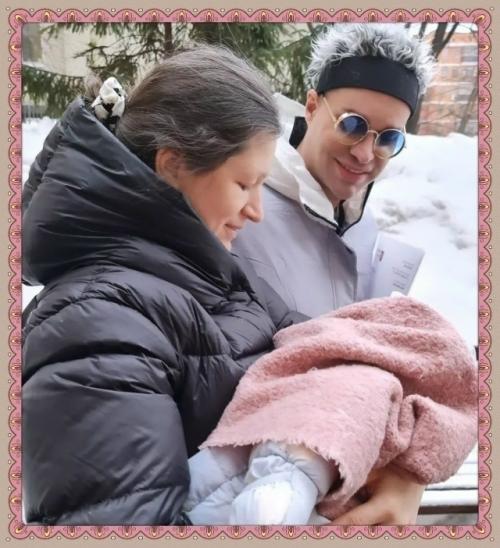 43-Летний шоумен Гоген Солнцев стал отцом и удивил всех выбранным именем для своего сына. 

