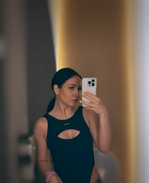 Расскажу не много о себе и чем я могу быть полезна для вас: 

