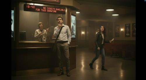 После работы решил развеяться и сходить в кино.  