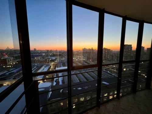 Чистую уютную квартиру в ЖК Солнечный Город на длительный срок сдам. 06