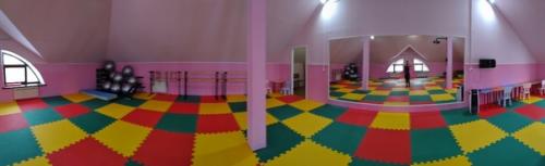 Привет. Наш зал: просторный, уютный, светлый, яркий. 01 Привет. Наш зал: просторный, уютный, светлый, яркий. 01