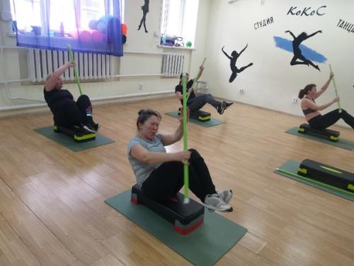 Наши девочки продолжают заниматься, улучшают свое здоровье, настроение и конечно же готовятся встретить лето во всей своей женской красе. 01