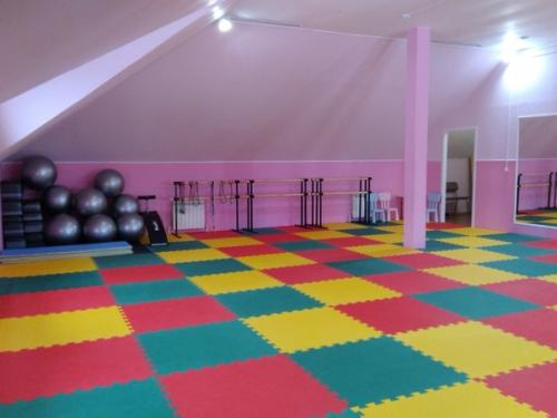 Привет. Наш зал: просторный, уютный, светлый, яркий. 04 Привет. Наш зал: просторный, уютный, светлый, яркий. 04