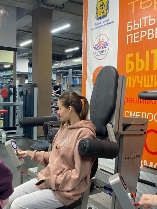 Спортфаклучший сафу. 19 марта студенты 4 курса группы 141106 в качестве практических занятий посетили фитнес-клуб Палестра. 04