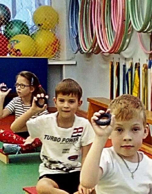 Фитнес - тренировка!  С 2017 года мы внедряем новую форму физкультурных занятий с использованием элементов фитнеса. 03