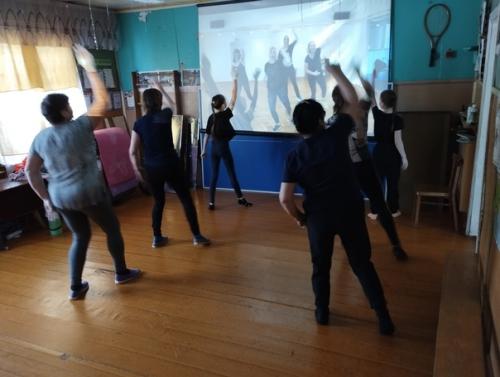 Далеко не каждый человек может регулярно посещать фитнес-клуб или тренажерный зал. 05