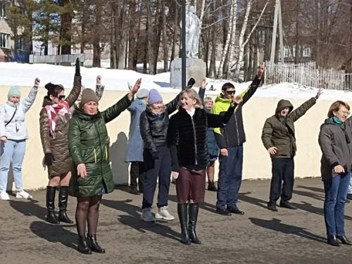 Отметить всемирный день здоровья (7 апреля) всеобщей зарядкой покори свою вершину! 01