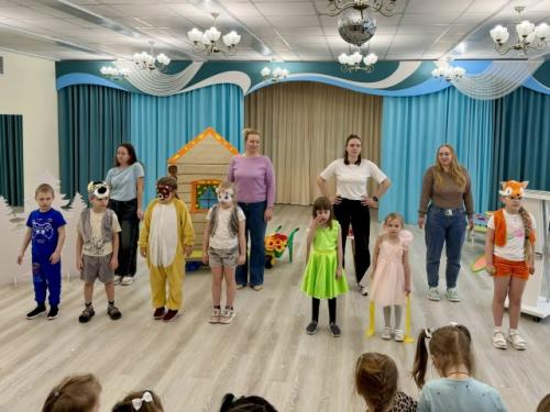 Кто живет в теремочке? 03