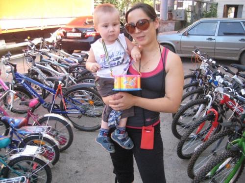 Многие молодые мамы после рождения ребенка начинают задумываться о набранных лишних килограммах. 01