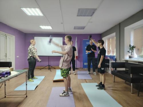 В молодёжном центре прошла фитнес - разминка Форма Здоровья. 01