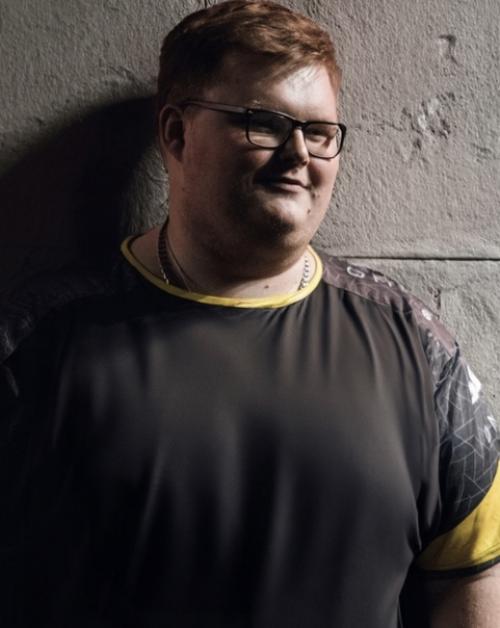 Бумыч своим новым обликом после значительного снижения веса впечатляет. 02