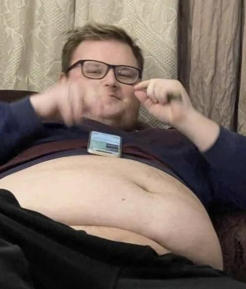 Бумыч своим новым обликом после значительного снижения веса впечатляет. 01