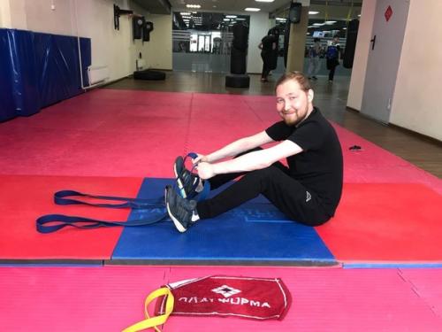 Резину.  Штанги, гантельки, тренажорчики - эт все понятно (хотя и ничего по правде не понятно, там целая наука, философия и отдельный мир). 01