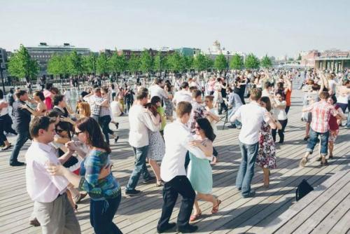 Бесплатный фитнес в Москве. Бесплатный спорт в парках Москвы.