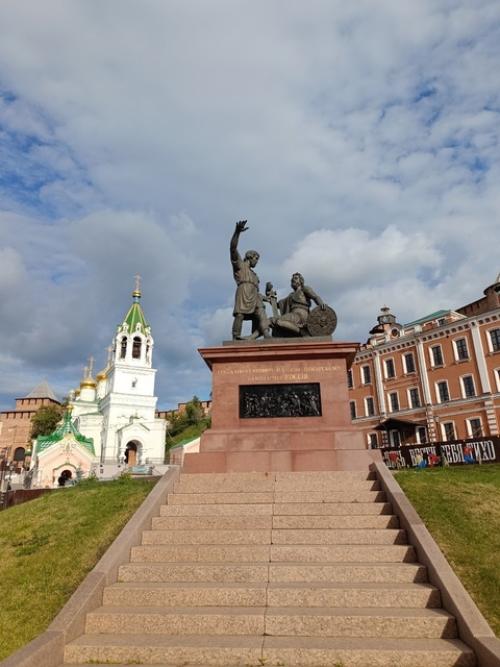 Нижний Новгород - город, которому более 800 лет, основан в 1221 году, поэтому имеет большую историю. 03