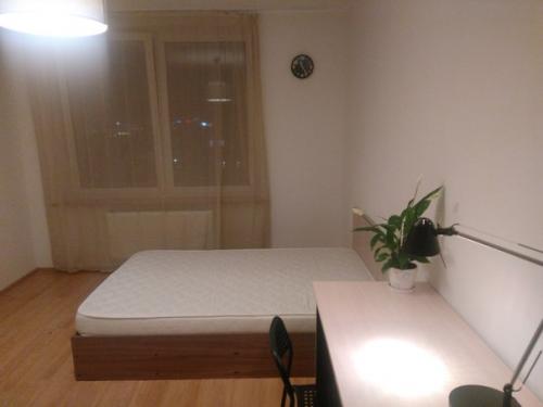 Добрый день!  Сдам комнату в 3 кк ЖК царская столица, 10 минут пешком до невского проспекта и метро пл. 05