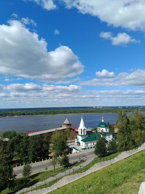 Нижний Новгород - город, которому более 800 лет, основан в 1221 году, поэтому имеет большую историю. 01