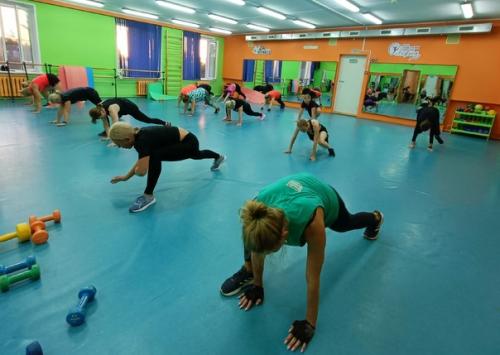 Как сделать, чтобы каждый занимающийся в большом зале слышал фитнес - тренера? 02