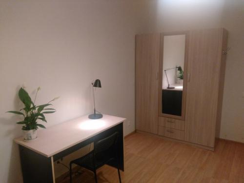 Добрый день!  Сдам комнату в 3 кк ЖК царская столица, 10 минут пешком до невского проспекта и метро пл. 06