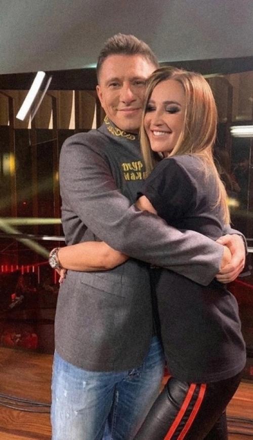 Беременна!  Бузова, недавно объявившая о своем счастливом романе, теперь подтвердила, что находится в интересном положении. 01