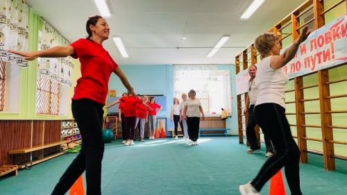 В рамках празднования дня дошкольного работника, в детском саду прошёл спортивный праздник для педагогов А Ну-ка Девушки. 02