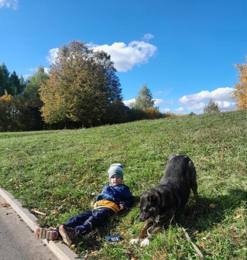 Просто любить каждый новый день вне зависимости от того, какой он - пасмурный, солнечный, загруженный или выходной. 02