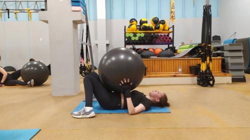 Пятничная тренировка на пресс и по занимались и по смеялись. 05